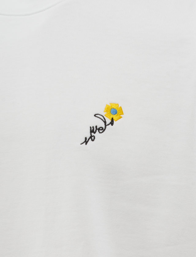 FLORAL EMBROIDERED TEE